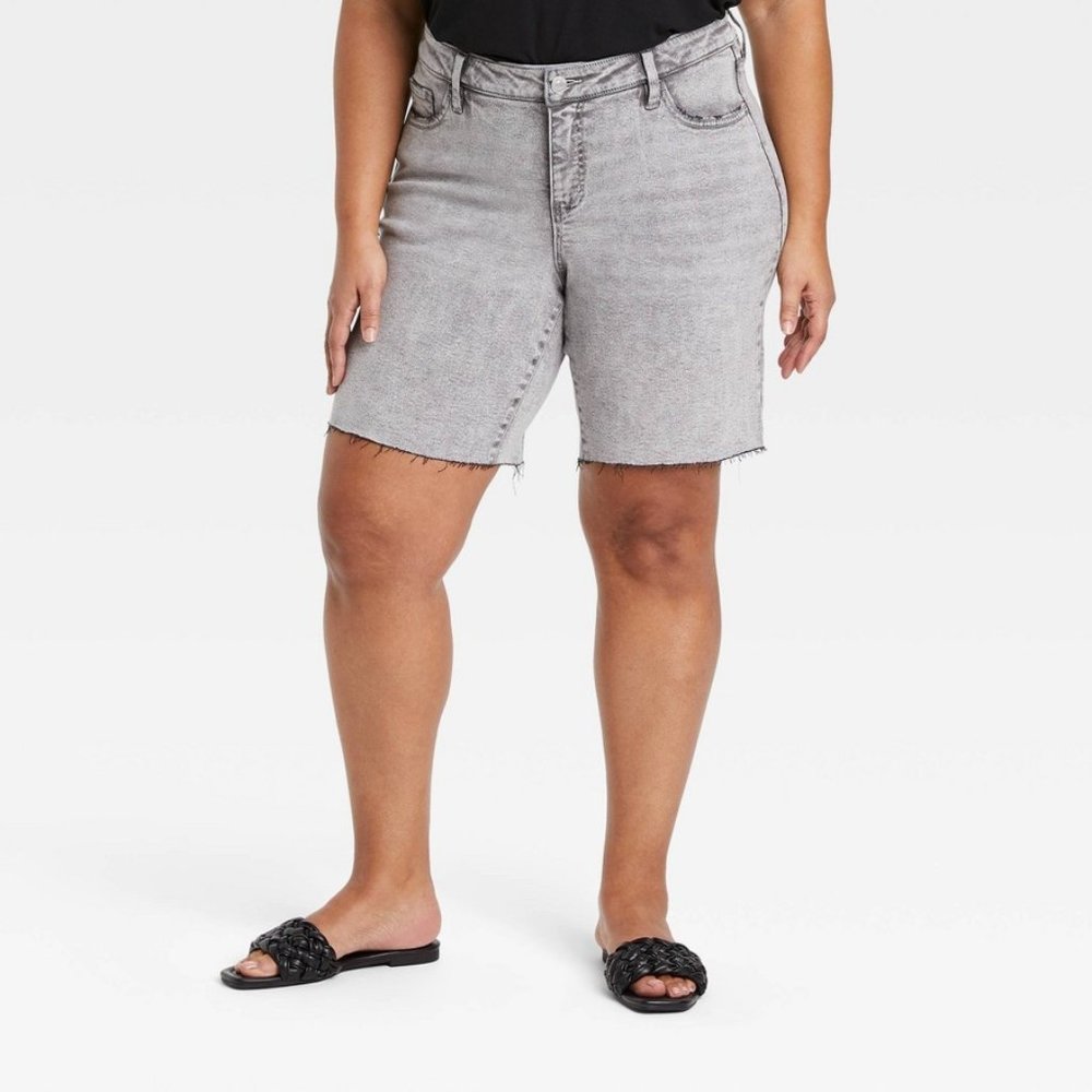 NEW! Plus Size High-Rise Stretch Denim Jean Shorts, Ava & Viv - Gray Acid Wash